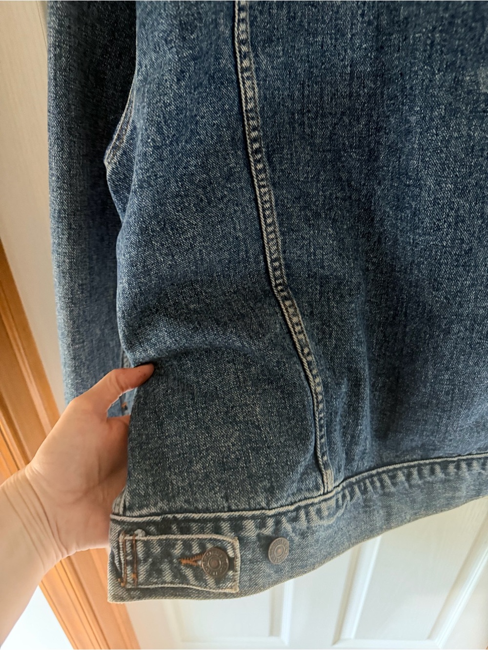 Gently worn vintage Levi’s trucker jacket 70507 4890. - Picture 6 of 8